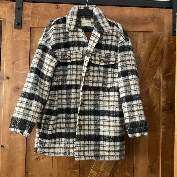 Universal Thread Brushed Plaid Shacket size medium - Picture 3 of 5